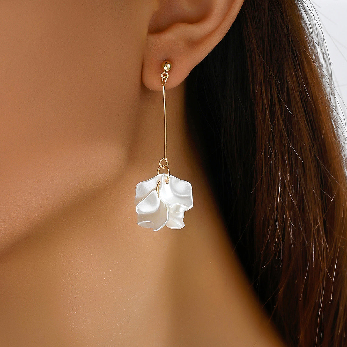 1 pair cute sweet petal pleated arylic drop earrings