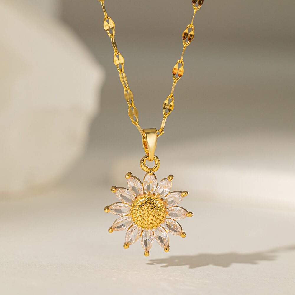 Titanium Steel 18K Gold Plated Casual Simple Style Commute Crown Feather Flower Inlay Artificial Rhinestones Pendant Necklace