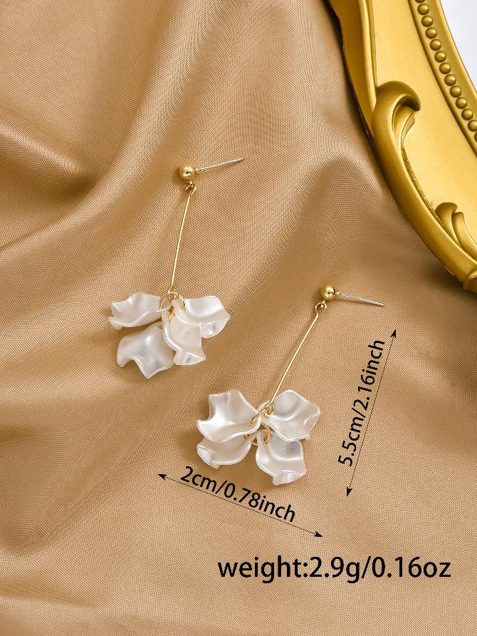 1 pair cute sweet petal pleated arylic drop earrings