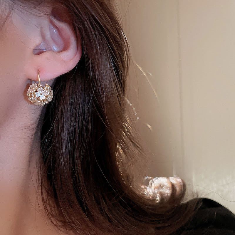 1 pair fashion flower arylic copper inlay rhinestones women's earrings