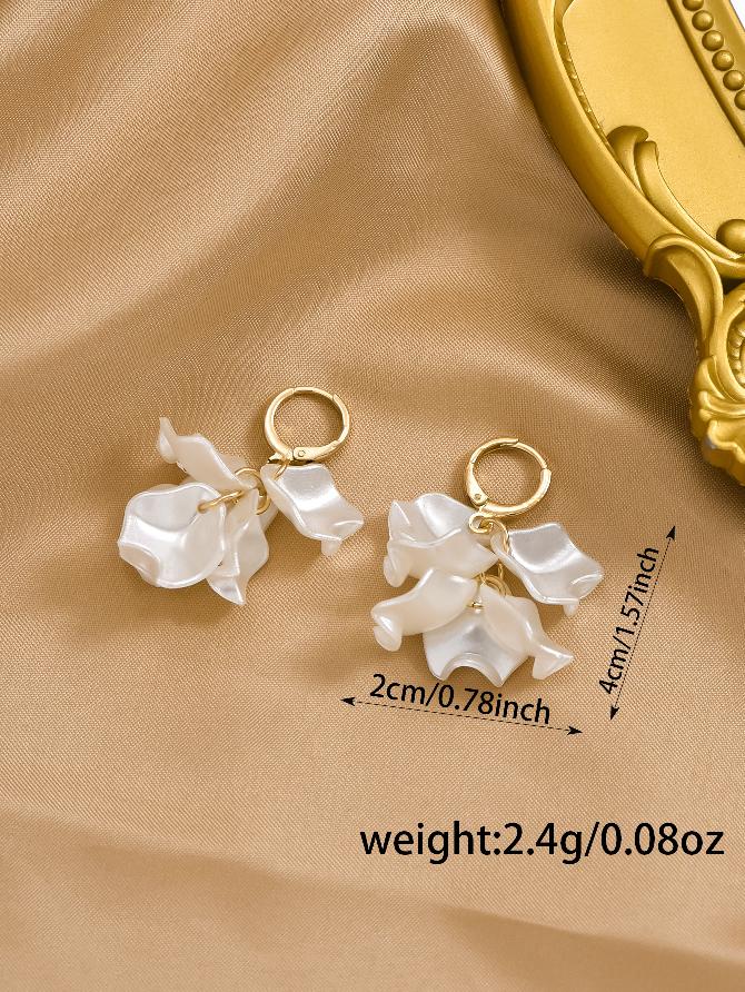 1 pair cute sweet petal pleated arylic drop earrings