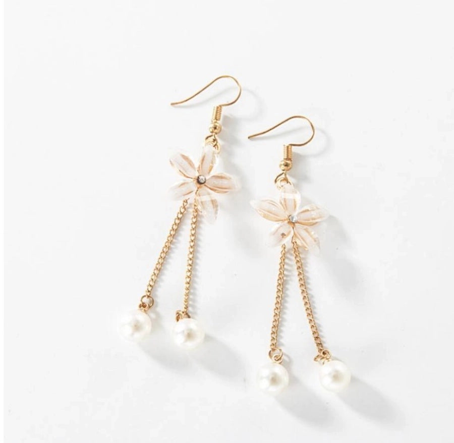 fashion flower shaped pearl tassel five-leaf alloy earrings